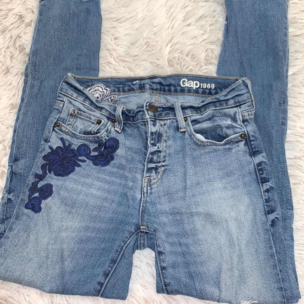 GAP 1969 Embroidered Jeans